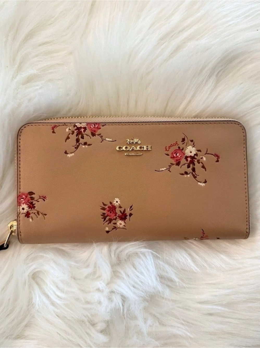 Coach Long Zip Around Wallet With Vintage Rose Print Brown, Red & Pink Excellent